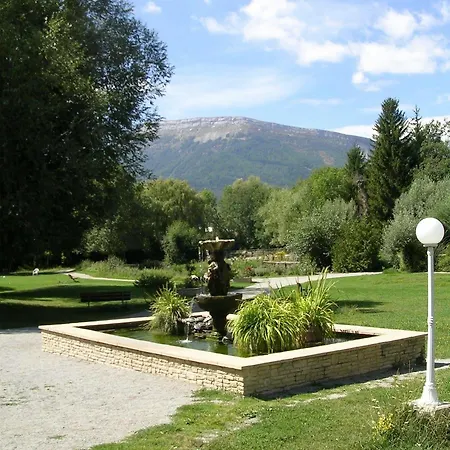 & Restaurant Azur 2* La Freissinouse